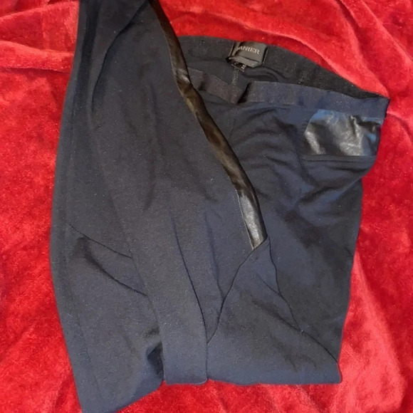 Danier Leather  black moto Pants Sz 10 - Picture 10 of 10